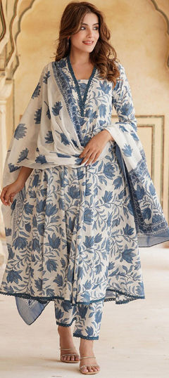 Multicolor color Salwar Kameez in Rayon fabric with Printed work