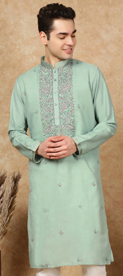 Green color Kurta in Cotton fabric with Embroidered work
