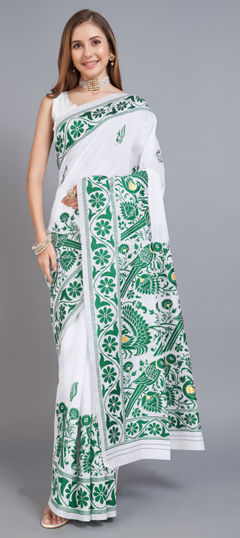 Green color Saree in Banarasi Silk fabric with Weaving, Zari work