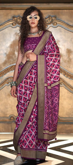 Pink and Majenta color Saree in Viscose fabric with Printed work