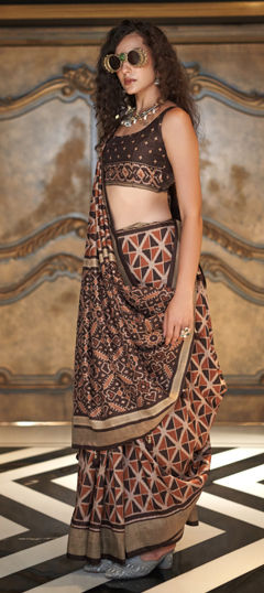 Beige and Brown color Saree in Viscose fabric with Printed work