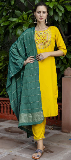 Yellow color Salwar Kameez in Blended fabric with Embroidered, Resham, Thread work