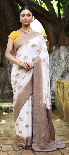 White and Off White color Saree in Chiffon, Crepe Silk fabric with Border, Zari work