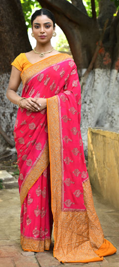 Pink and Majenta color Saree in Chiffon, Crepe Silk fabric with Border, Zari work