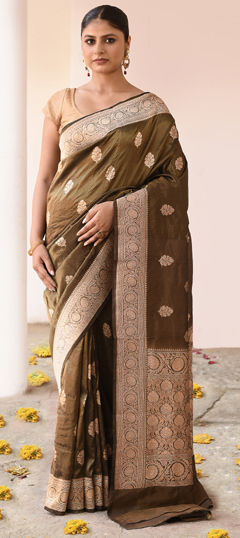 Green color Saree in Banarasi Silk fabric with Border, Zari work