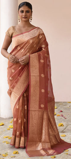 Gold color Saree in Banarasi Silk, Tissue fabric with Border, Zari work