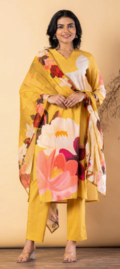 Yellow color Salwar Kameez in Cotton fabric with Printed work