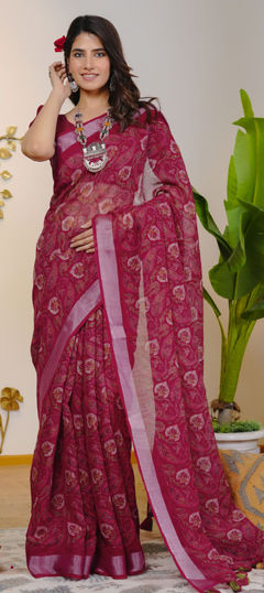 Pink and Majenta color Saree in Blended Cotton fabric with Printed work