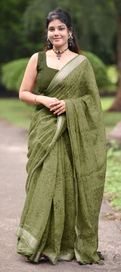 Green color Saree in Blended Cotton fabric with Floral, Printed work