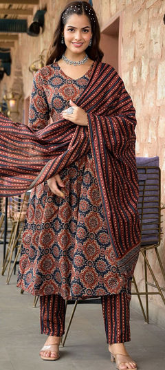 Multicolor color Salwar Kameez in Rayon fabric with Printed work