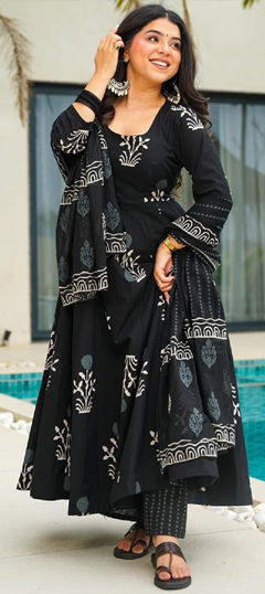 Black and Grey color Salwar Kameez in Rayon fabric with Printed work