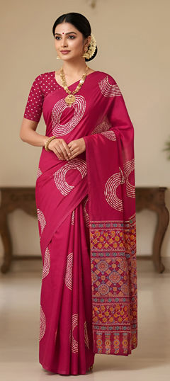 Pink and Majenta color Saree in Mul Cotton fabric with Bandhej, Printed work