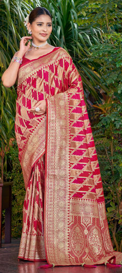 Pink and Majenta color Saree in Banarasi Silk fabric with Weaving, Zari work