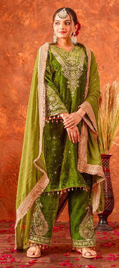 Green color Salwar Kameez in Velvet fabric with Embroidered, Sequence work