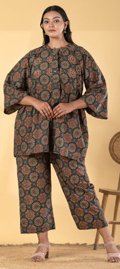 Green color Co-ords Set in Cotton fabric with Printed, Sequence work