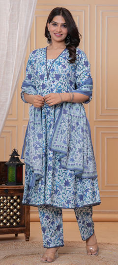 Blue color Salwar Kameez in Cotton fabric with Floral, Printed work