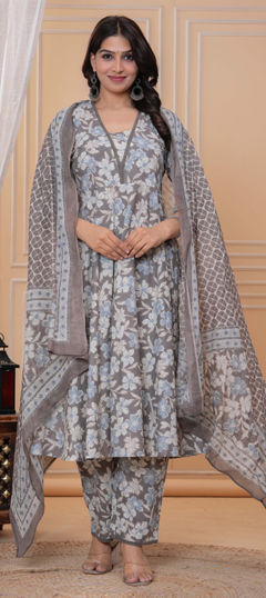 Black and Grey color Salwar Kameez in Cotton fabric with Floral, Printed work