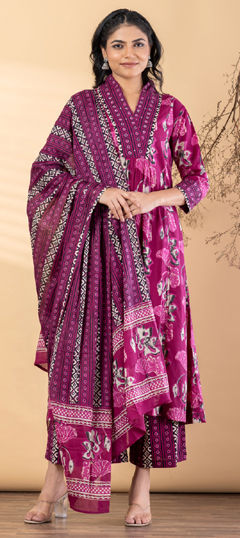 Pink and Majenta color Salwar Kameez in Cotton fabric with Floral, Printed work