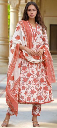 White and Off White color Salwar Kameez in Cotton fabric with Printed work