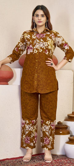 Beige and Brown color Co-ords Set in Cotton fabric with Floral, Printed work