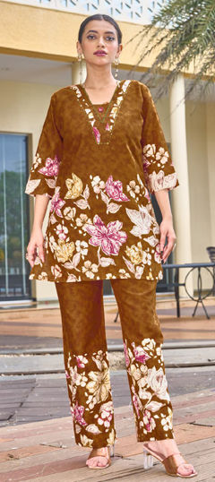 Beige and Brown color Co-ords Set in Cotton fabric with Printed work