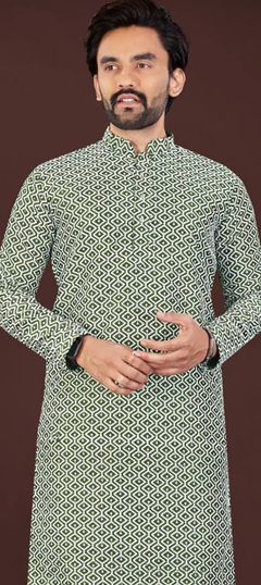 Green color Kurta in Cotton fabric with Embroidered, Thread work