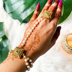 Gold Rodium Polish Green color Haath Paan in Metal Alloy studded with Kundan, Pearl