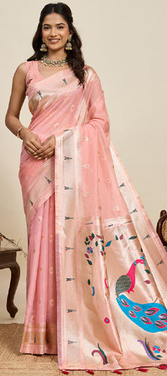 Pink and Majenta color Saree in Silk cotton fabric with Weaving work