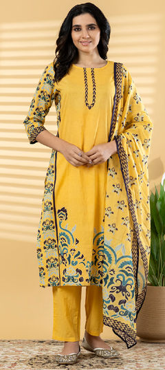 Yellow color Salwar Kameez in Cotton fabric with Printed, Sequence work