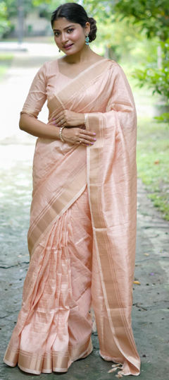 Pink and Majenta color Saree in Raw Silk fabric with Weaving, Zari work