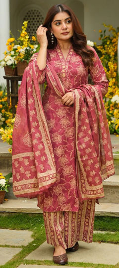 Pink and Majenta color Salwar Kameez in Muslin fabric with Digital Print, Floral work