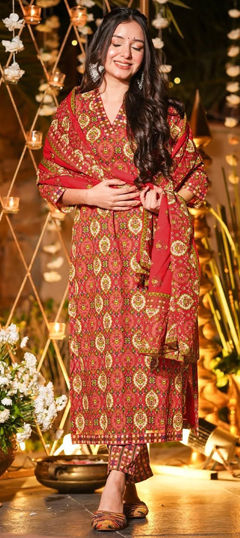 Red and Maroon color Salwar Kameez in Muslin fabric with Digital Print, Floral work
