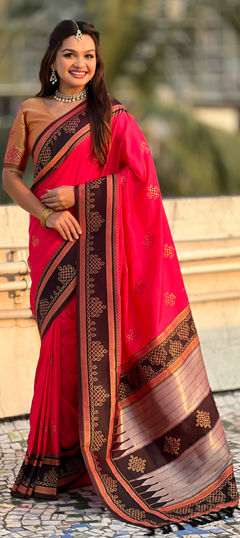 Pink and Majenta color Saree in Silk fabric with Weaving work