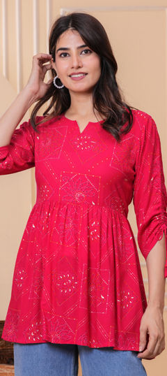 Pink and Majenta color Kurti in Rayon fabric with Bandhej, Printed work