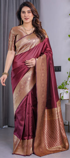 Red and Maroon color Saree in Jacquard fabric with Weaving work