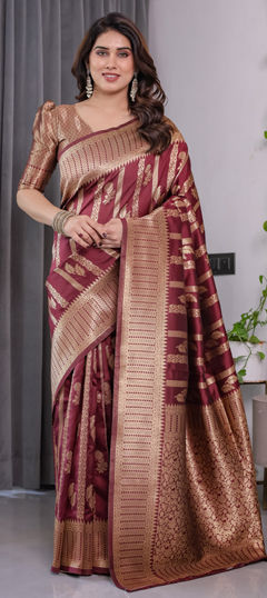 Red and Maroon color Saree in Jacquard fabric with Weaving work