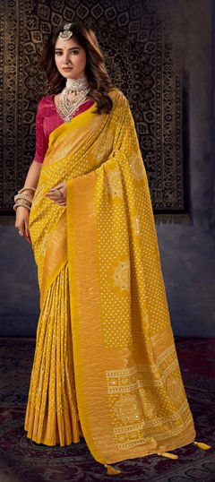 Green color Saree in Silk fabric with Bandhej, Printed work