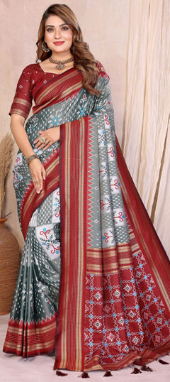 Black and Grey color Saree in Silk fabric with Weaving work
