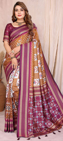 Yellow color Saree in Silk fabric with Weaving work