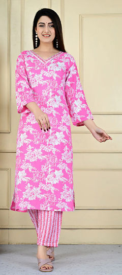 Pink and Majenta color Salwar Kameez in Rayon fabric with Floral, Printed work