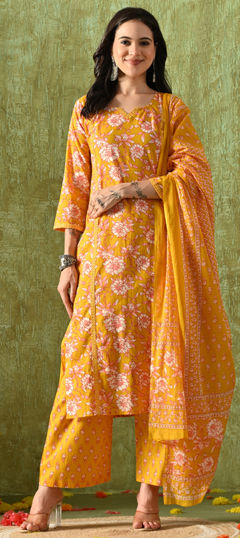 Yellow color Salwar Kameez in Cotton fabric with Printed work