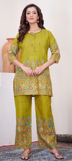 Green color Co-ords Set in Cotton fabric with Printed, Thread work