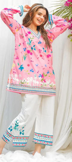 Pink and Majenta color Co-ords Set in Rayon, Viscose fabric with Floral, Printed work