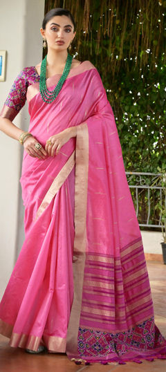 Pink and Majenta color Saree in Raw Silk fabric with Weaving, Zari work
