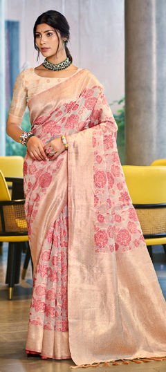 Pink and Majenta color Saree in Silk cotton fabric with Weaving work