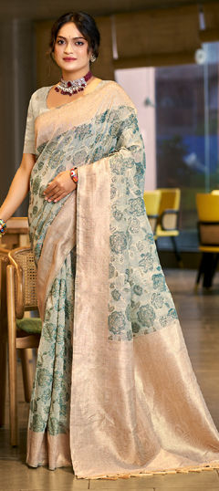 Green color Saree in Silk cotton fabric with Weaving work