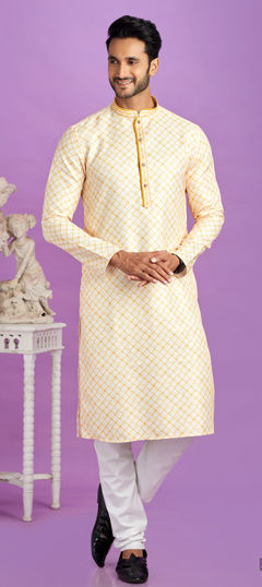 Yellow color Kurta Pyjamas in Cotton fabric with Digital Print work