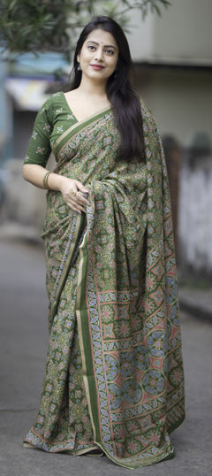 Green color Saree in Cotton fabric with Printed work