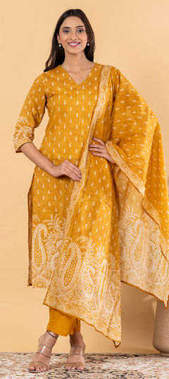 Yellow color Salwar Kameez in Cotton fabric with Printed work