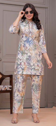 Multicolor color Co-ords Set in Silk fabric with Printed work